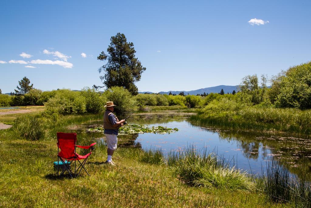 Bend-Sunriver Camping Resort 24 Ft. Yurt 16 Bagian luar foto