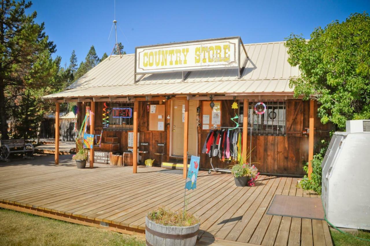 Bend-Sunriver Camping Resort 24 Ft. Yurt 16 Bagian luar foto