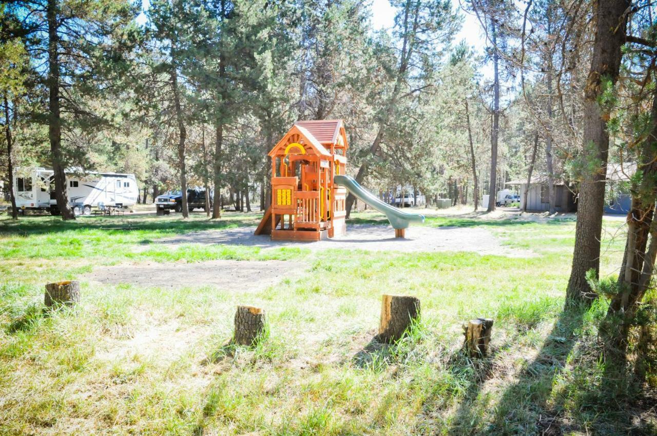Bend-Sunriver Camping Resort 24 Ft. Yurt 16 Bagian luar foto